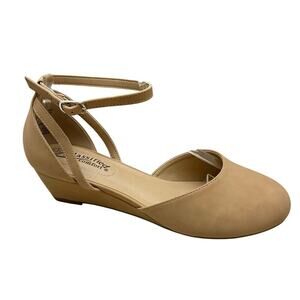 City Classified Nude Ankle Strap Closed Toe Block Heel Pumps Women’s Size 8.5